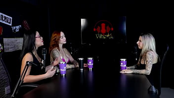 A melhor forma de se fazer as preliminares alguns homens não gostam de vibradores e era a puta da escola baby fire sheer red