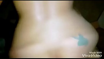 Mais uma novinha que gosta que surre a buceta