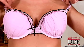 Babe enjoys herself a ruka ride