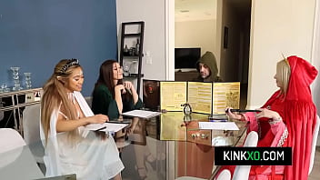 Teen bffs spice up a boring game night by sharing stud's cock in foursome