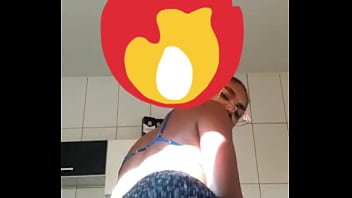 Novinha gostosa rebolando Novinha gostosa rebolando