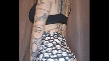 Bonjours à tous moi j ai très chaud séance de sport en live avec vous