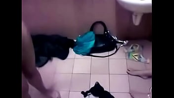 Amateur ffm threesome in the toilet