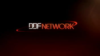 Footlong pov adventures a wanton hottie's bathroom pleasures