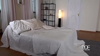 Footlong pov adventures a wanton hottie's bathroom pleasures