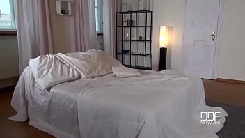 Footlong pov adventures a wanton hottie's bathroom pleasures