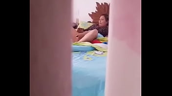 Chica en el cuarto Chica en el cuarto