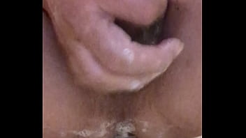 En Mi Baño thumbnail