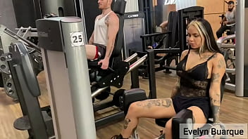 Antes da graciane eu já fodia com o personal completo no red e sheer