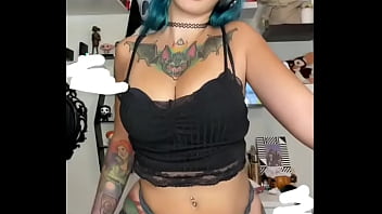 Caliente perra te pondra la verga dura Caliente perra te pondra la verga dura