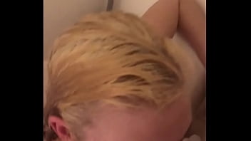 Girlfriend sucks dick in shower