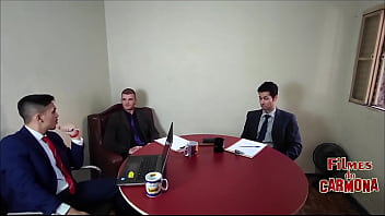 Empresa faz teste do sofá com empregada milf ela chupou geral