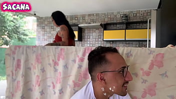 Pintor tarado pintou o útero dela de branco