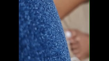 Minha esposa não percebeu enquanto eu via ela peladinha