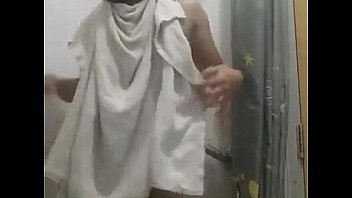 Dancing girl showing pussy on bathroom