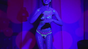 Nikki gia the black light dance
