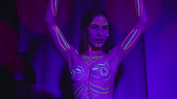 Nikki gia the black light dance