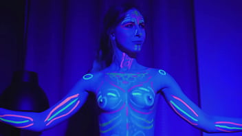 Nikki gia the black light dance