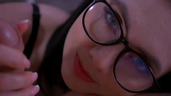 Dissolute girl gives blowjob her paramour's and gets cum