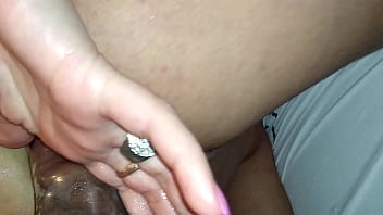 Dedo preto no cu e gritaria