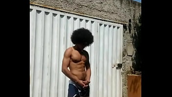 Aparece no meu portão pra me dar uma mamada gulosa vai