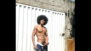 Aparece no meu portão pra me dar uma mamada gulosa vai