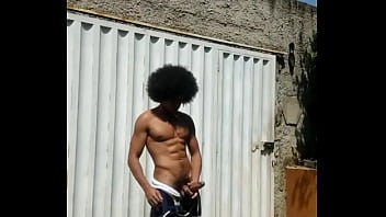 Aparece no meu portão pra me dar uma mamada gulosa vai