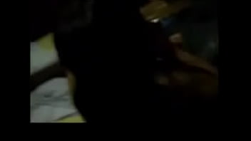 Putita frente al espejo