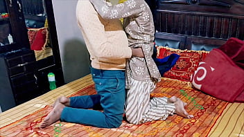 Desi girl rides hard while moaning in hindi