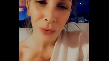 Family holiday saison 2 spécial ski ep1 6 "le womanizer" dans un chalet avec