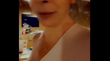 Family Holiday Saison 2 Spécial Ski Ep1 6 "le Womanizer" Dans Un Chalet Avec thumbnail