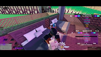 Blonde roblox bitch gets humped and used