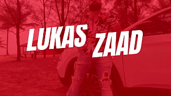 Depois do banho ela me deu de mamar do jeitinho que eu gosto não resisti e gozei na boquinha dela deixando tudo molhado de tesão