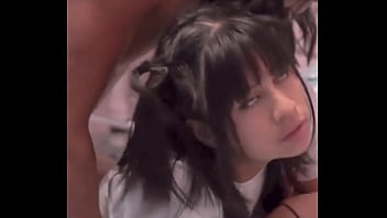 Deliciosa morenita cogiendo con el novio porno peruano