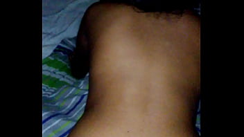 Agarrandola de perrito se mueve rico la muy perra