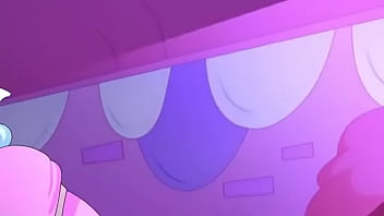 Dulce princesa es follada por su gordo culo hasta dejarla llena de leche