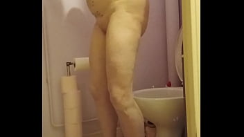 2025 06 23 esclave f degradation tags uro leche wc