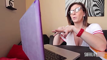 Sara jay takes a break & masturbates hardworking gal gets off