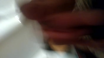 Batendo uma no banheiro