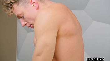 Hotel assistant fucks with guest vanessa hillz