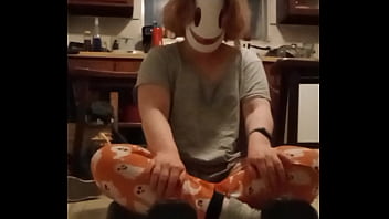 Mini grey tshirt exercise