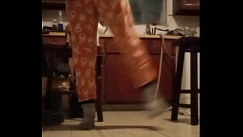 Mini grey tshirt exercise