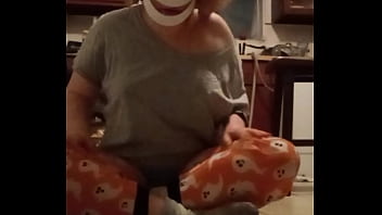 Mini grey tshirt exercise