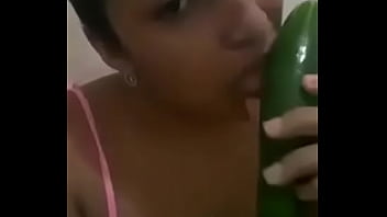 Amiga valentona necesita pene