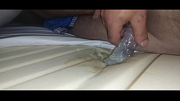 Fut Salteaua Si Ejaculez Sperma In Prezervativ thumbnail