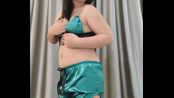 N'hésitez pas a me demander des videos privées ou des shows gros bisous