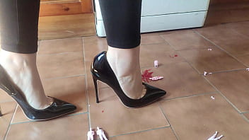 Giantess squish tiny man in high heels pumps