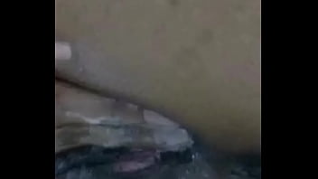 Me meto el debo en mi rica vagina