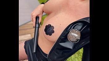 Coucou les zamours en mode flic pour ce jour