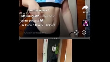 Me hago una paja con meluuguida acabo en el movil